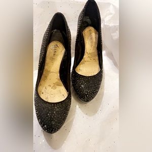 Platform black pumps